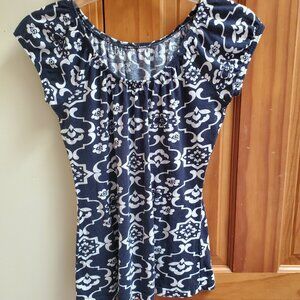 GAP blue floral peasant top size small